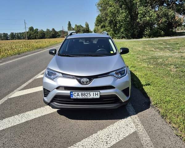 Сірий Тойота РАВ 4, об'ємом двигуна 2.49 л та пробігом 153 тис. км за 19900 $, фото 1 на Automoto.ua