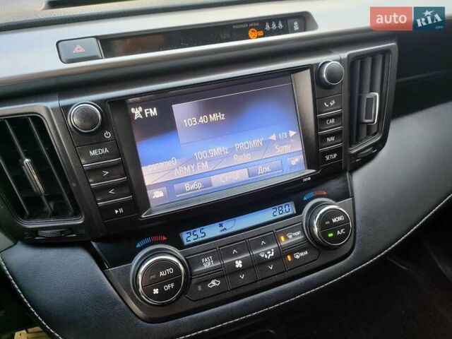 Сірий Тойота РАВ 4, об'ємом двигуна 2.23 л та пробігом 156 тис. км за 19650 $, фото 12 на Automoto.ua
