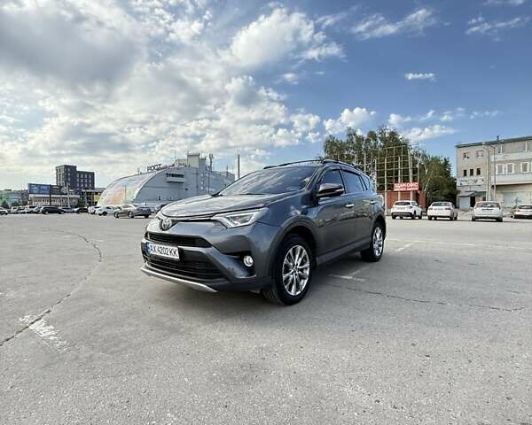 Тойота РАВ 4 2017 в Харькове на Automoto.ua Серый Тойота РАВ 4, объемом двигателя 2.49 л и пробегом 118 тыс. км за 22000 $, фото 9 на Automoto.ua