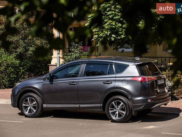 Сірий Тойота РАВ 4, об'ємом двигуна 2.23 л та пробігом 180 тис. км за 22490 $, фото 29 на Automoto.ua