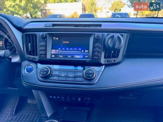 Тойота РАВ 4 2017 в Одессе на Automoto.ua Серый Тойота РАВ 4, объемом двигателя 2.49 л и пробегом 176 тыс. км за 21800 $, фото 26 на Automoto.ua