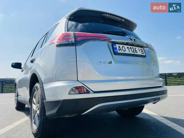 Сірий Тойота РАВ 4, об'ємом двигуна 2.49 л та пробігом 149 тис. км за 16300 $, фото 18 на Automoto.ua
