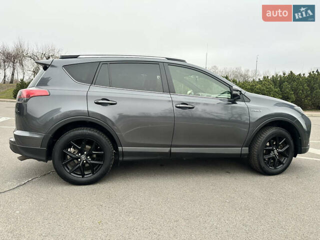 Серый Тойота РАВ 4, объемом двигателя 2.49 л и пробегом 109 тыс. км за 25500 $, фото 2 на Automoto.ua