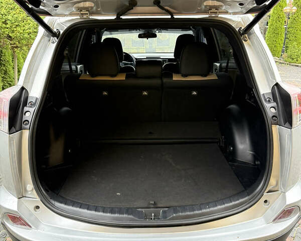 Серый Тойота РАВ 4, объемом двигателя 2.49 л и пробегом 14 тыс. км за 22000 $, фото 8 на Automoto.ua