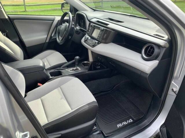 Тойота РАВ 4 2017 в Львове на Automoto.ua Серый Тойота РАВ 4, объемом двигателя 2.5 л и пробегом 60 тыс. км за 6900 $, фото 15 на Automoto.ua