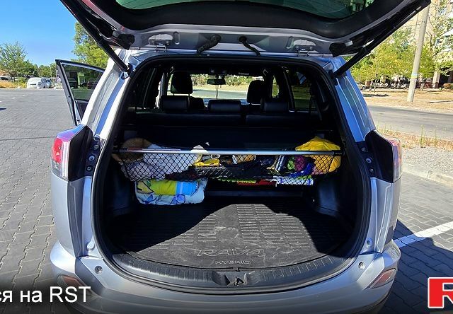 Серый Тойота РАВ 4, объемом двигателя 2.5 л и пробегом 119 тыс. км за 25500 $, фото 6 на Automoto.ua