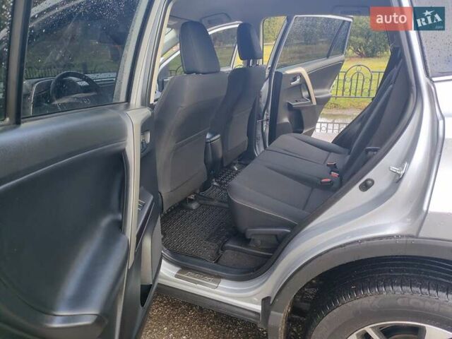 Сірий Тойота РАВ 4, об'ємом двигуна 2.23 л та пробігом 156 тис. км за 19650 $, фото 6 на Automoto.ua