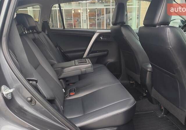 Серый Тойота РАВ 4, объемом двигателя 2.49 л и пробегом 155 тыс. км за 22748 $, фото 6 на Automoto.ua