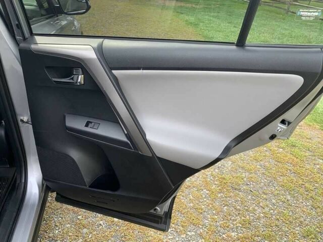 Тойота РАВ 4 2017 в Львове на Automoto.ua Серый Тойота РАВ 4, объемом двигателя 2.5 л и пробегом 60 тыс. км за 6900 $, фото 13 на Automoto.ua