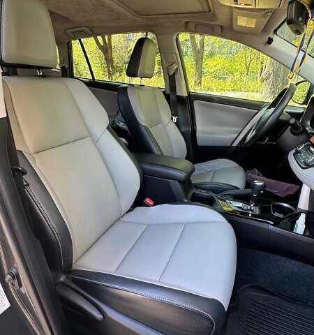 Сірий Тойота РАВ 4, об'ємом двигуна 2.49 л та пробігом 115 тис. км за 25500 $, фото 5 на Automoto.ua