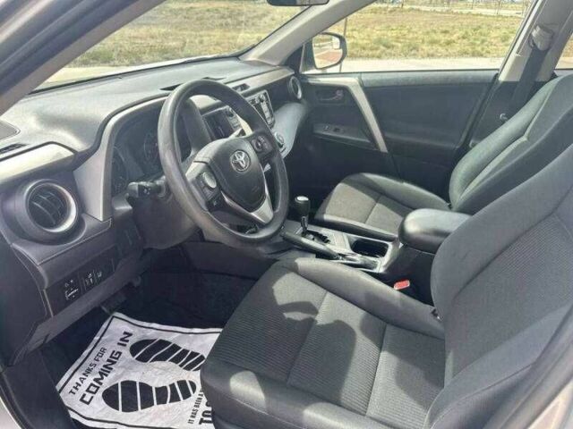 Тойота РАВ 4 2017 в Львове на Automoto.ua Серый Тойота РАВ 4, объемом двигателя 2.5 л и пробегом 87 тыс. км за 4900 $, фото 7 на Automoto.ua