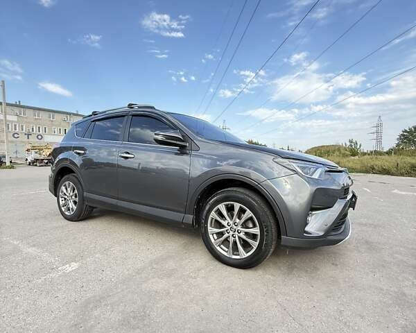 Тойота РАВ 4 2017 в Харькове на Automoto.ua Серый Тойота РАВ 4, объемом двигателя 2.49 л и пробегом 118 тыс. км за 22000 $, фото 19 на Automoto.ua