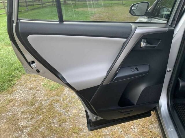 Тойота РАВ 4 2017 в Львове на Automoto.ua Серый Тойота РАВ 4, объемом двигателя 2.5 л и пробегом 60 тыс. км за 6900 $, фото 11 на Automoto.ua