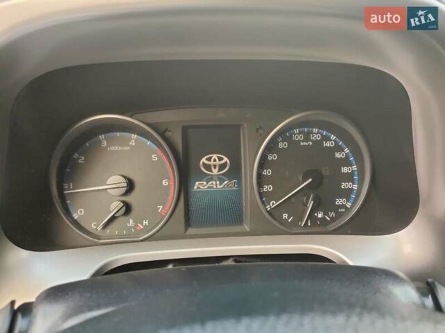 Сірий Тойота РАВ 4, об'ємом двигуна 2.23 л та пробігом 156 тис. км за 19650 $, фото 8 на Automoto.ua