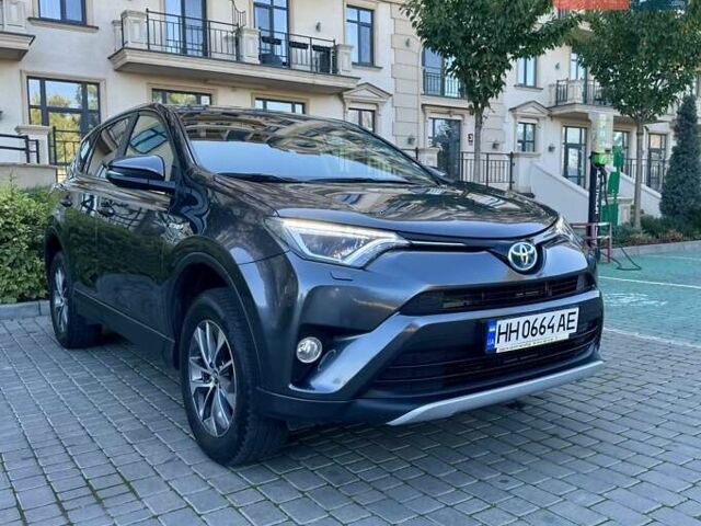 Тойота РАВ 4 2017 в Одессе на Automoto.ua Серый Тойота РАВ 4, объемом двигателя 2.49 л и пробегом 176 тыс. км за 21800 $, фото 4 на Automoto.ua