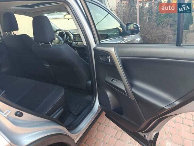 Серый Тойота РАВ 4, объемом двигателя 2.5 л и пробегом 116 тыс. км за 22000 $, фото 16 на Automoto.ua