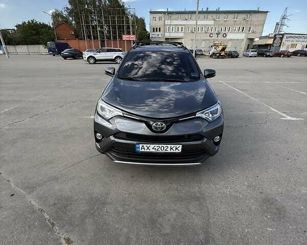 Тойота РАВ 4 2017 в Харькове на Automoto.ua Серый Тойота РАВ 4, объемом двигателя 2.49 л и пробегом 118 тыс. км за 22000 $, фото 6 на Automoto.ua