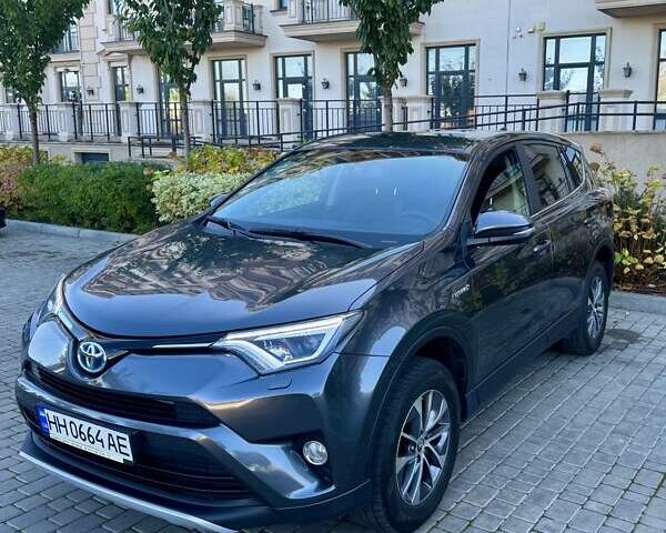 Тойота РАВ 4 2017 в Одессе на Automoto.ua Серый Тойота РАВ 4, объемом двигателя 2.49 л и пробегом 176 тыс. км за 21800 $, фото 2 на Automoto.ua