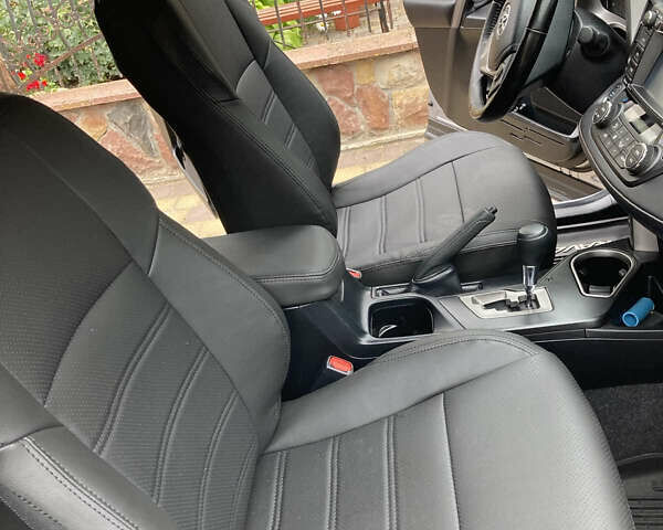 Серый Тойота РАВ 4, объемом двигателя 2.49 л и пробегом 60 тыс. км за 21500 $, фото 2 на Automoto.ua