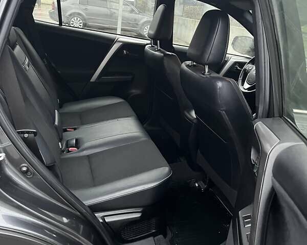 Серый Тойота РАВ 4, объемом двигателя 2.49 л и пробегом 77 тыс. км за 26000 $, фото 2 на Automoto.ua