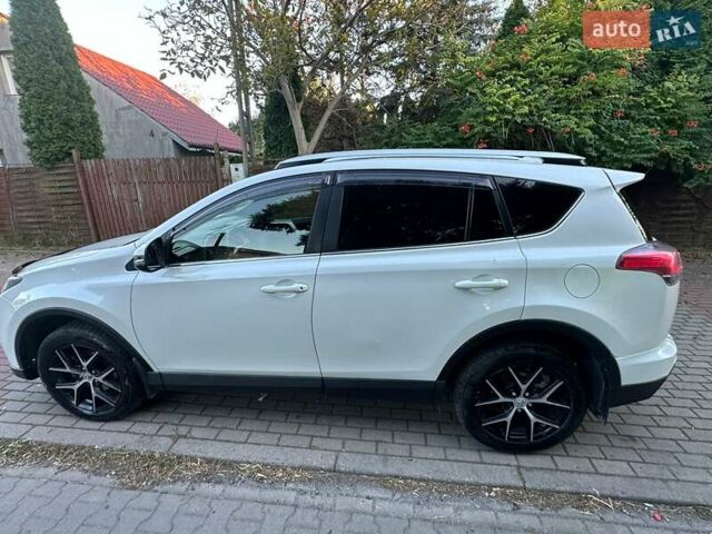 Тойота РАВ 4 2017 в Киеве на Automoto.ua Серый Тойота РАВ 4, объемом двигателя 2.23 л и пробегом 180 тыс. км за 22500 $, фото 6 на Automoto.ua