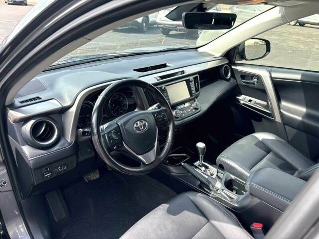 Тойота РАВ 4 2017 у Чернігові на Automoto.ua Сірий Тойота РАВ 4, об'ємом двигуна 2.5 л та пробігом 53 тис. км за 16400 $, фото 8 на Automoto.ua