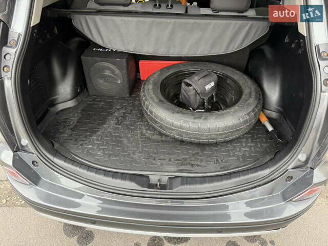 Серый Тойота РАВ 4, объемом двигателя 2.49 л и пробегом 96 тыс. км за 20700 $, фото 4 на Automoto.ua