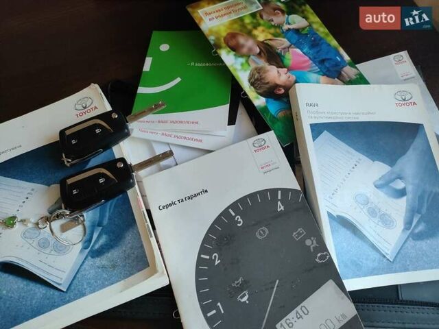 Сірий Тойота РАВ 4, об'ємом двигуна 2.23 л та пробігом 156 тис. км за 19650 $, фото 27 на Automoto.ua