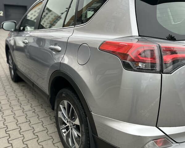 Серый Тойота РАВ 4, объемом двигателя 2.49 л и пробегом 127 тыс. км за 24950 $, фото 8 на Automoto.ua