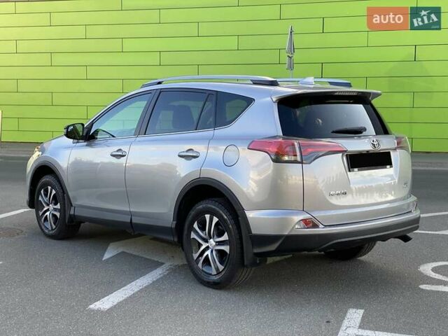 Сірий Тойота РАВ 4, об'ємом двигуна 2.49 л та пробігом 118 тис. км за 17800 $, фото 13 на Automoto.ua