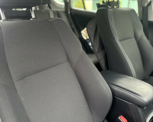 Серый Тойота РАВ 4, объемом двигателя 2.49 л и пробегом 127 тыс. км за 24950 $, фото 28 на Automoto.ua