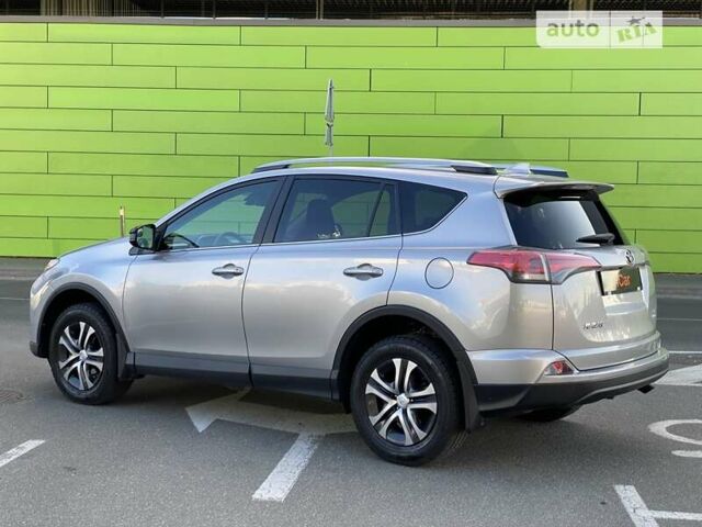 Сірий Тойота РАВ 4, об'ємом двигуна 2.49 л та пробігом 118 тис. км за 17800 $, фото 14 на Automoto.ua