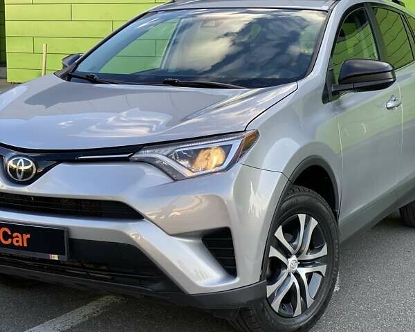 Сірий Тойота РАВ 4, об'ємом двигуна 2.49 л та пробігом 118 тис. км за 17800 $, фото 8 на Automoto.ua