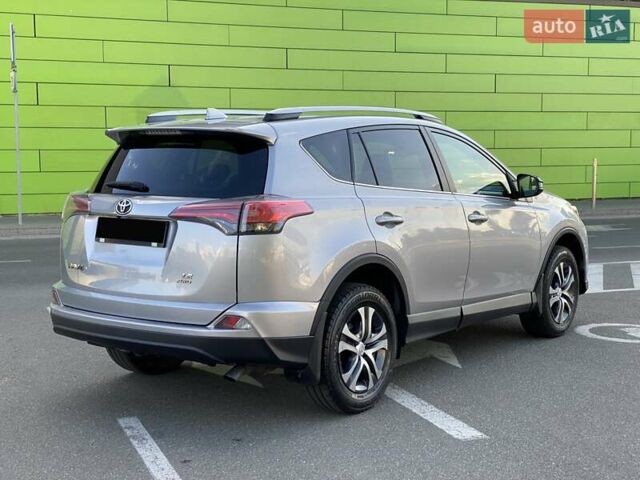 Сірий Тойота РАВ 4, об'ємом двигуна 2.49 л та пробігом 118 тис. км за 17800 $, фото 10 на Automoto.ua