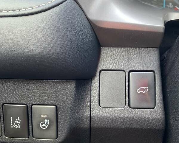 Сірий Тойота РАВ 4, об'ємом двигуна 2.49 л та пробігом 172 тис. км за 24999 $, фото 4 на Automoto.ua