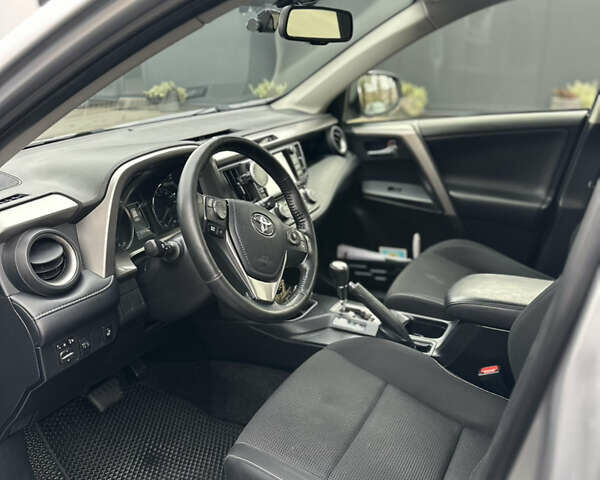 Серый Тойота РАВ 4, объемом двигателя 2.49 л и пробегом 127 тыс. км за 24950 $, фото 10 на Automoto.ua