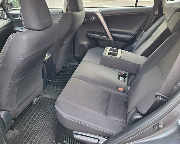 Серый Тойота РАВ 4, объемом двигателя 2.49 л и пробегом 87 тыс. км за 24500 $, фото 60 на Automoto.ua