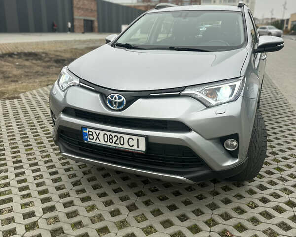 Серый Тойота РАВ 4, объемом двигателя 2.49 л и пробегом 127 тыс. км за 24950 $, фото 2 на Automoto.ua