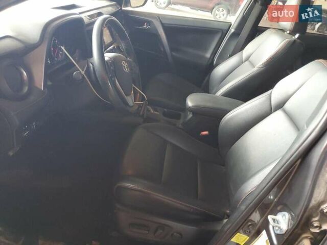 Сірий Тойота РАВ 4, об'ємом двигуна 2.49 л та пробігом 128 тис. км за 5400 $, фото 6 на Automoto.ua