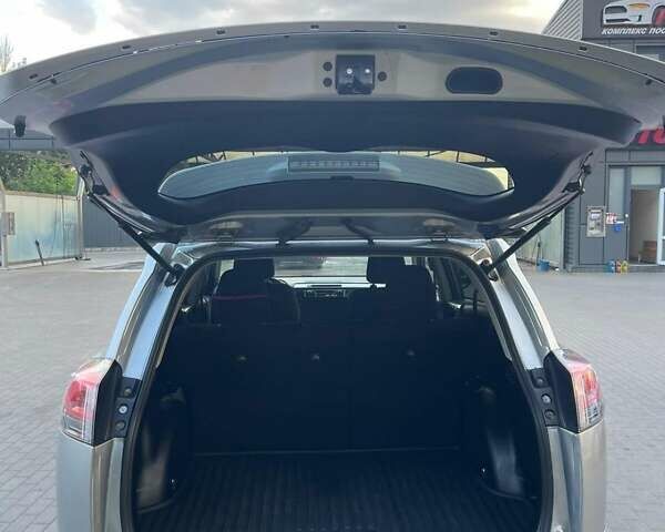 Серый Тойота РАВ 4, объемом двигателя 2.5 л и пробегом 53 тыс. км за 19200 $, фото 3 на Automoto.ua