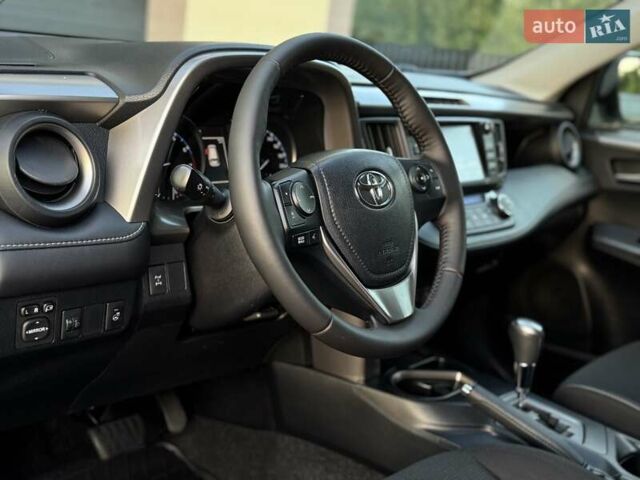 Сірий Тойота РАВ 4, об'ємом двигуна 2 л та пробігом 220 тис. км за 21700 $, фото 140 на Automoto.ua