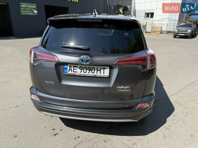 Сірий Тойота РАВ 4, об'ємом двигуна 2.49 л та пробігом 134 тис. км за 25999 $, фото 4 на Automoto.ua