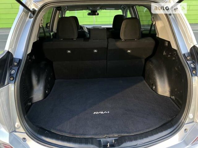 Сірий Тойота РАВ 4, об'ємом двигуна 2.49 л та пробігом 118 тис. км за 17800 $, фото 29 на Automoto.ua