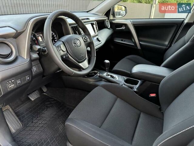 Сірий Тойота РАВ 4, об'ємом двигуна 2 л та пробігом 220 тис. км за 21700 $, фото 171 на Automoto.ua