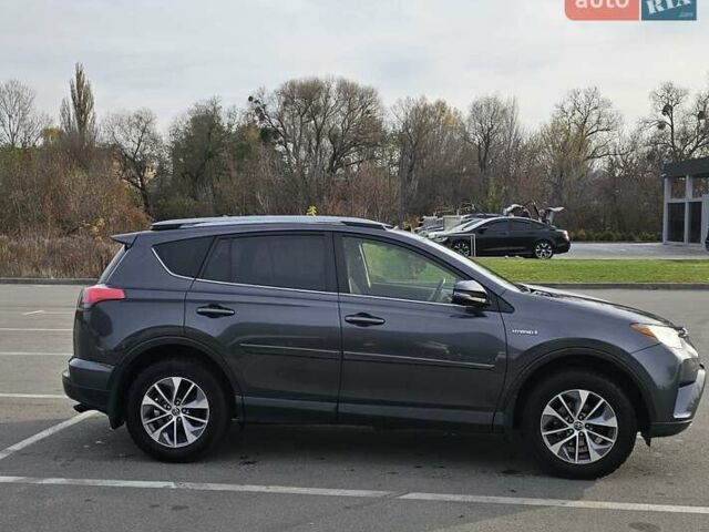 Серый Тойота РАВ 4, объемом двигателя 2.49 л и пробегом 122 тыс. км за 20800 $, фото 3 на Automoto.ua