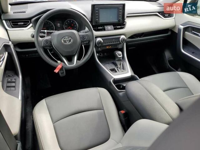 Серый Тойота РАВ 4, объемом двигателя 2.49 л и пробегом 161 тыс. км за 8300 $, фото 7 на Automoto.ua