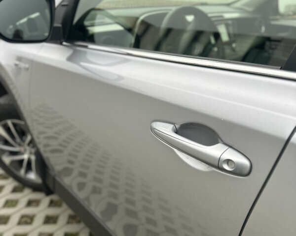 Серый Тойота РАВ 4, объемом двигателя 2.49 л и пробегом 127 тыс. км за 24950 $, фото 6 на Automoto.ua