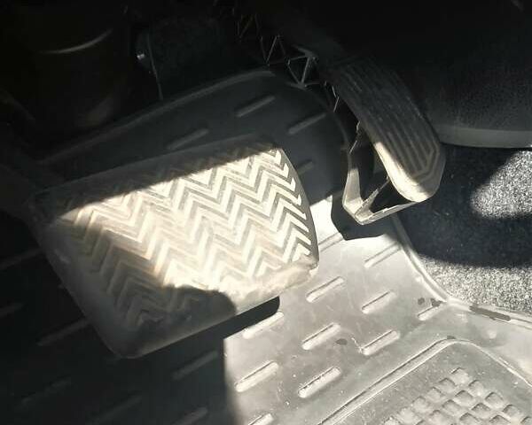 Серый Тойота РАВ 4, объемом двигателя 2.49 л и пробегом 80 тыс. км за 24950 $, фото 1 на Automoto.ua