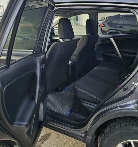 Серый Тойота РАВ 4, объемом двигателя 2.49 л и пробегом 122 тыс. км за 20800 $, фото 8 на Automoto.ua