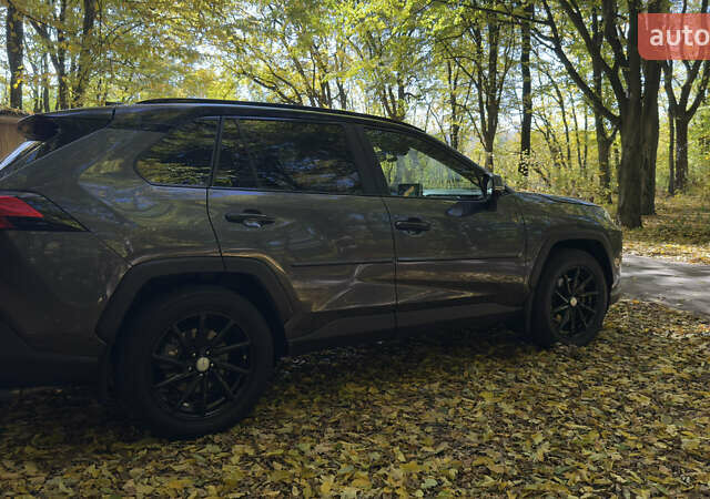 Серый Тойота РАВ 4, объемом двигателя 2.49 л и пробегом 120 тыс. км за 35600 $, фото 12 на Automoto.ua